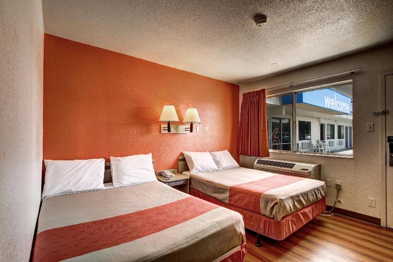 Motel 6 Wells NV image 3