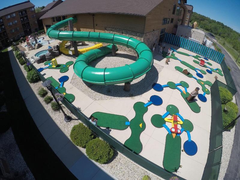 Timber Ridge Lodge and Waterpark image