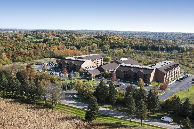 Timber Ridge Lodge and Waterpark image