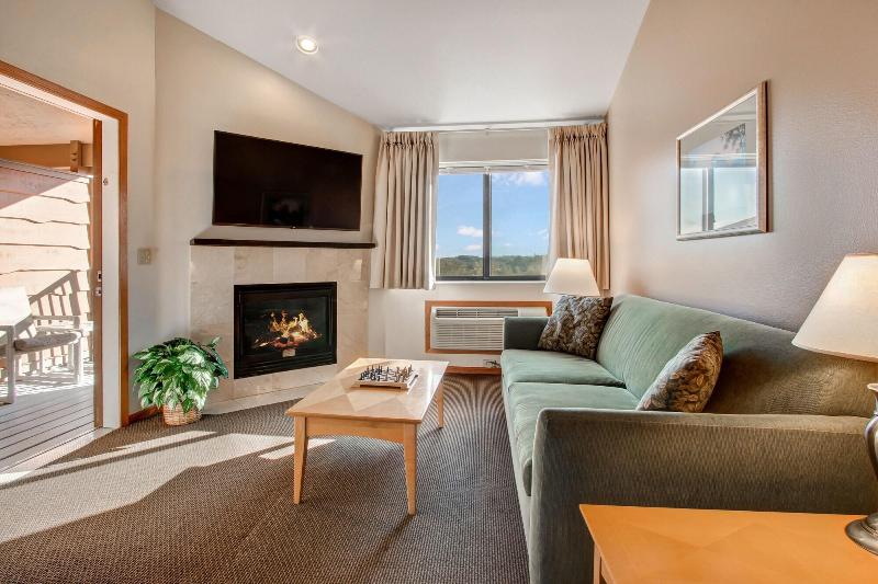 Timber Ridge Lodge and Waterpark image