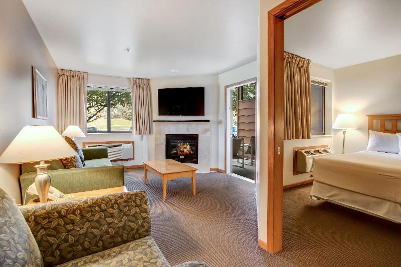 Timber Ridge Lodge and Waterpark image