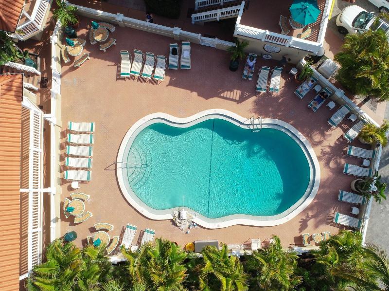 Tortuga Inn Beach Resort image