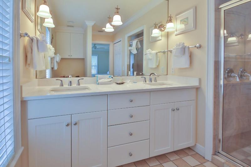 Tortuga Inn Beach Resort image