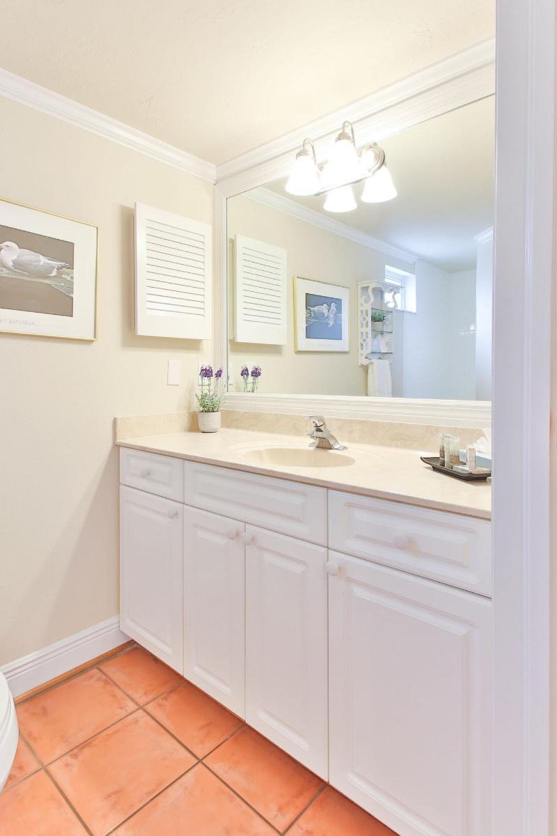 Tortuga Inn Beach Resort image