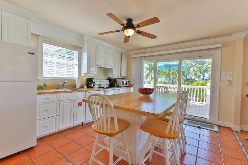Tortuga Inn Beach Resort image