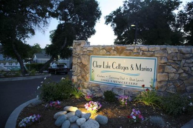 Clear Lake Cottages & Marina image