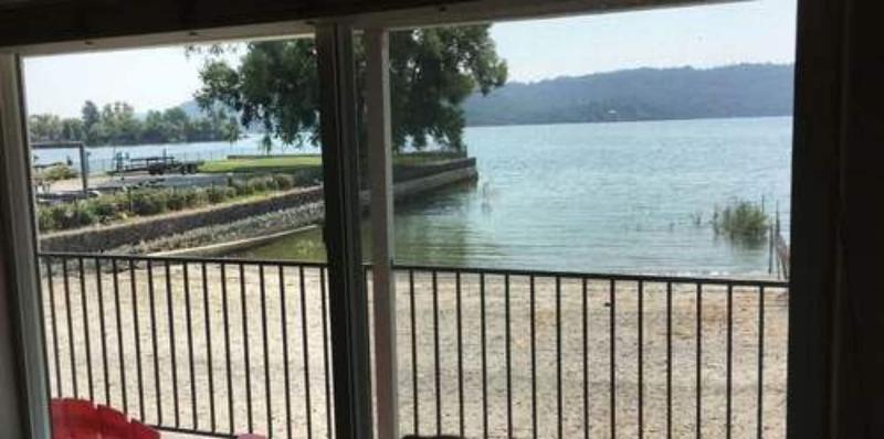 Clear Lake Cottages & Marina image