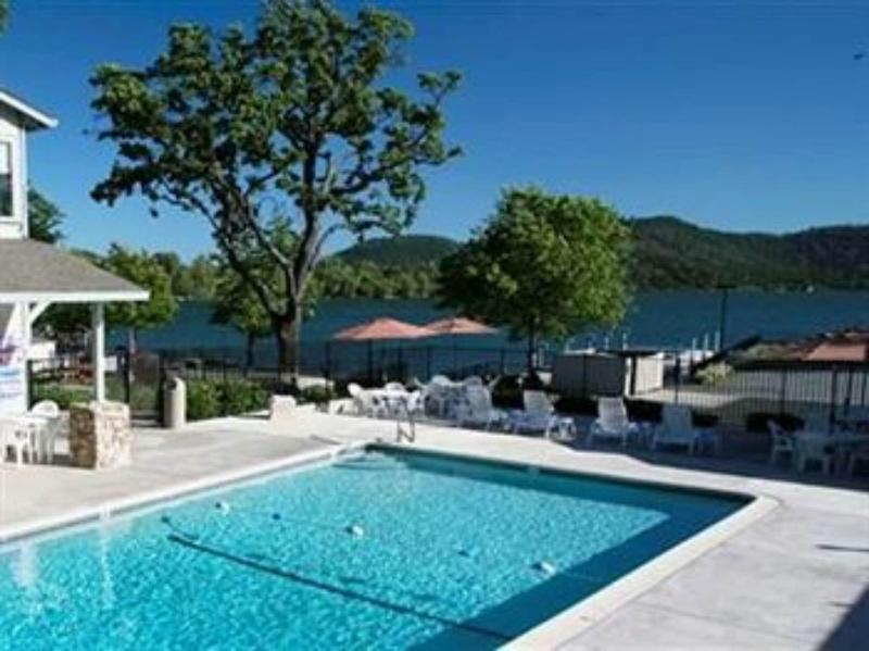 Clear Lake Cottages & Marina image
