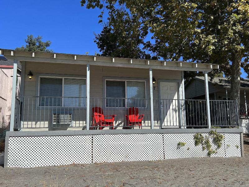 Clear Lake Cottages & Marina image