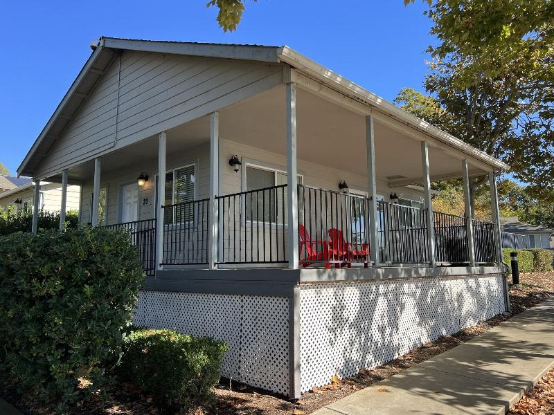Clear Lake Cottages & Marina image