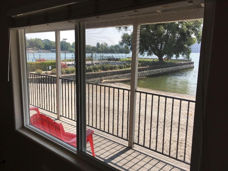 Clear Lake Cottages & Marina image