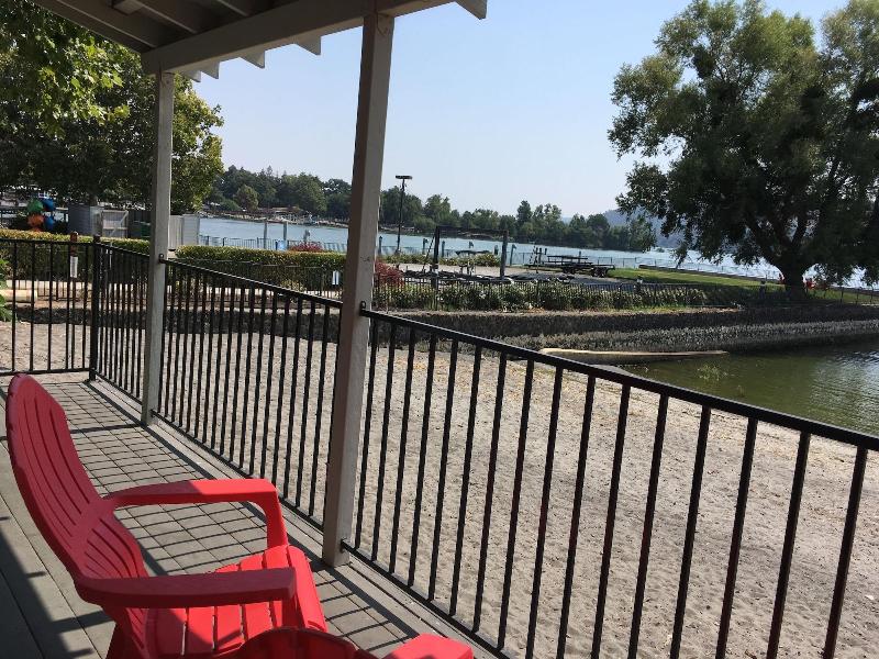 Clear Lake Cottages & Marina image