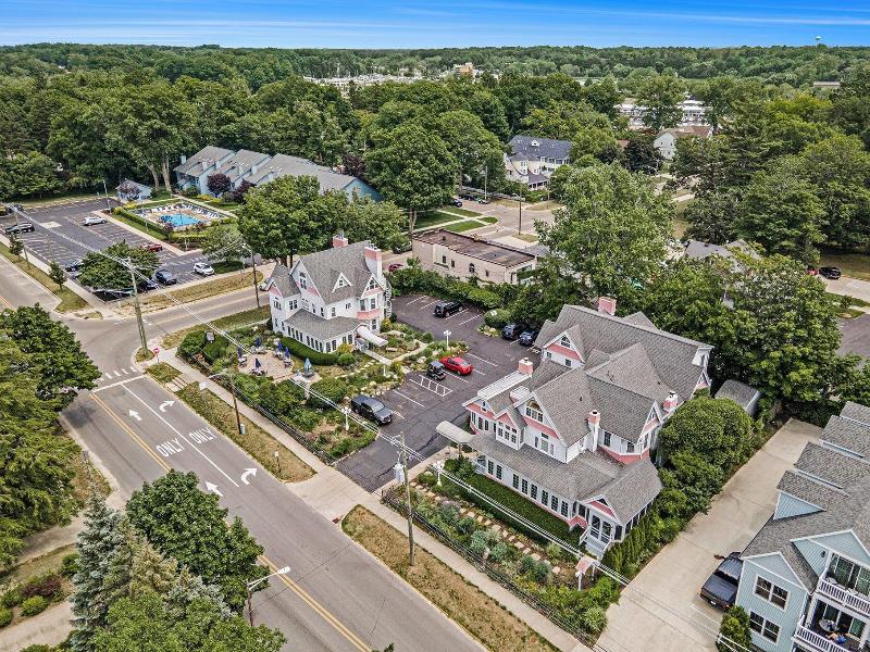 Yelton Manor Bed & Breakfast image