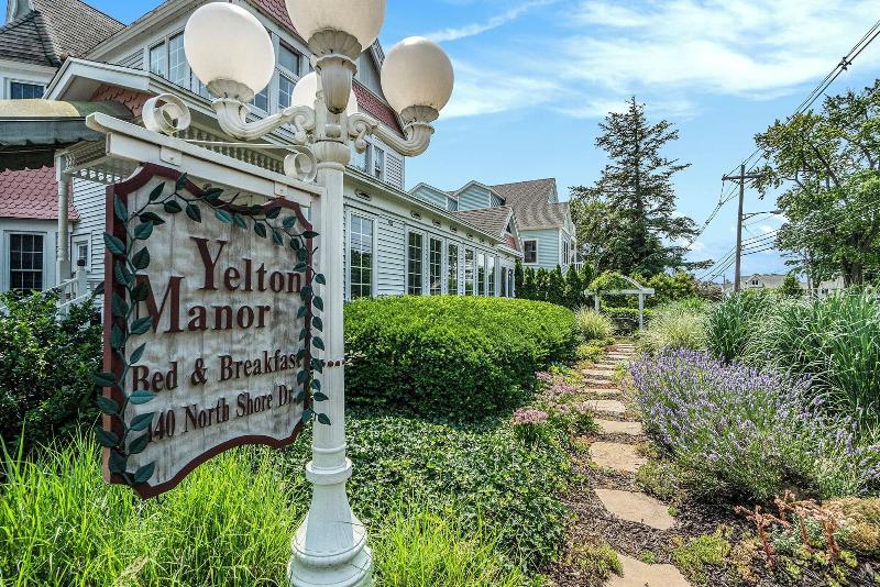 Yelton Manor Bed & Breakfast image