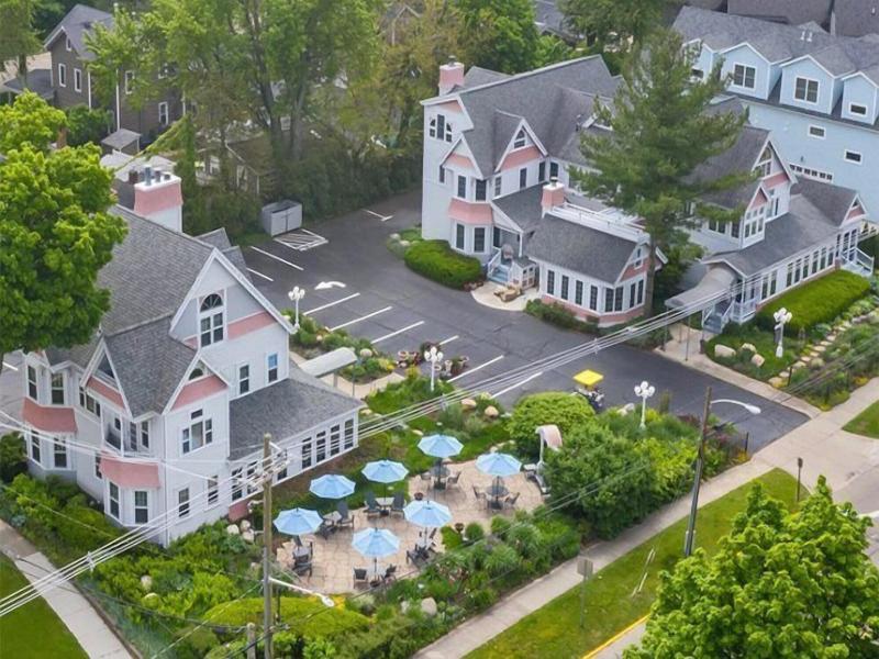 Yelton Manor Bed & Breakfast image