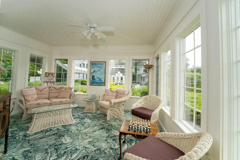 Yelton Manor Bed & Breakfast image