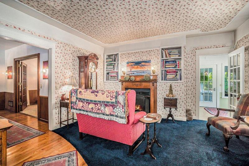 Yelton Manor Bed & Breakfast image