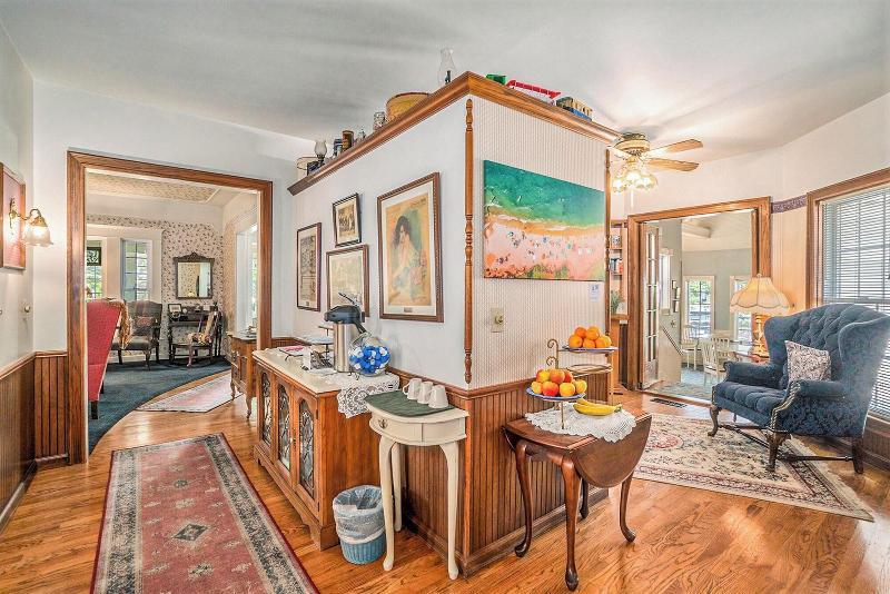 Yelton Manor Bed & Breakfast image