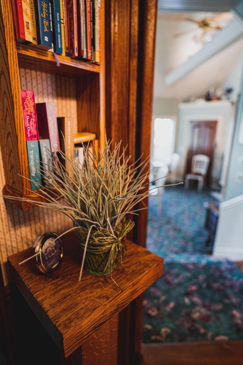 Yelton Manor Bed & Breakfast image