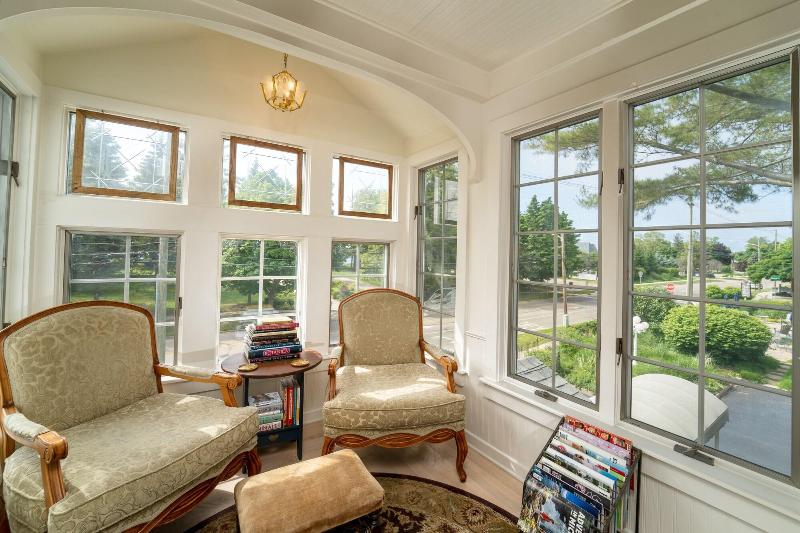 Yelton Manor Bed & Breakfast image