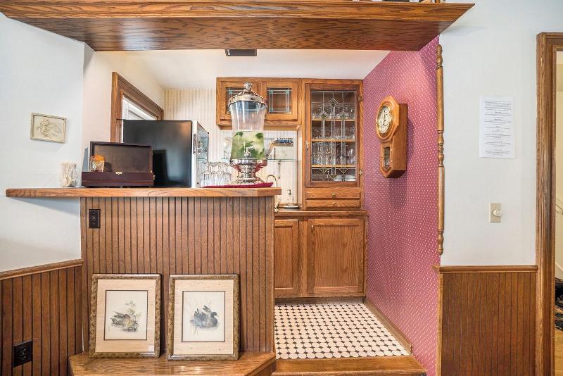 Yelton Manor Bed & Breakfast image