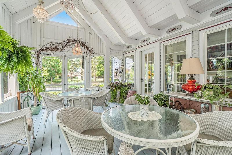 Yelton Manor Bed & Breakfast image