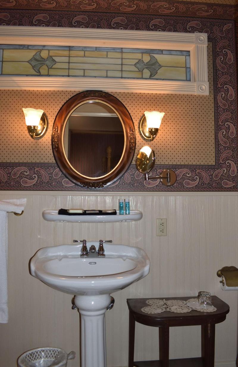 Yelton Manor Bed & Breakfast image