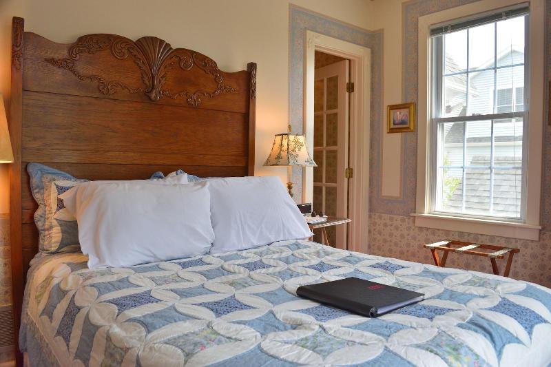 Yelton Manor Bed & Breakfast image