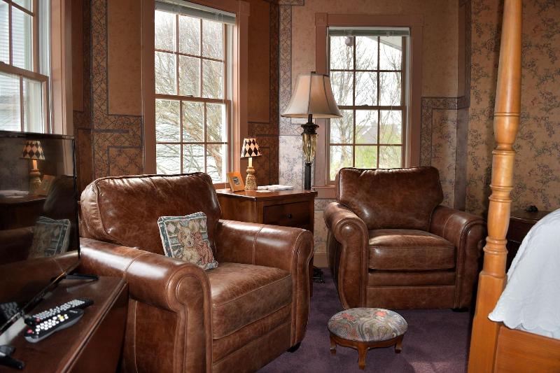 Yelton Manor Bed & Breakfast image