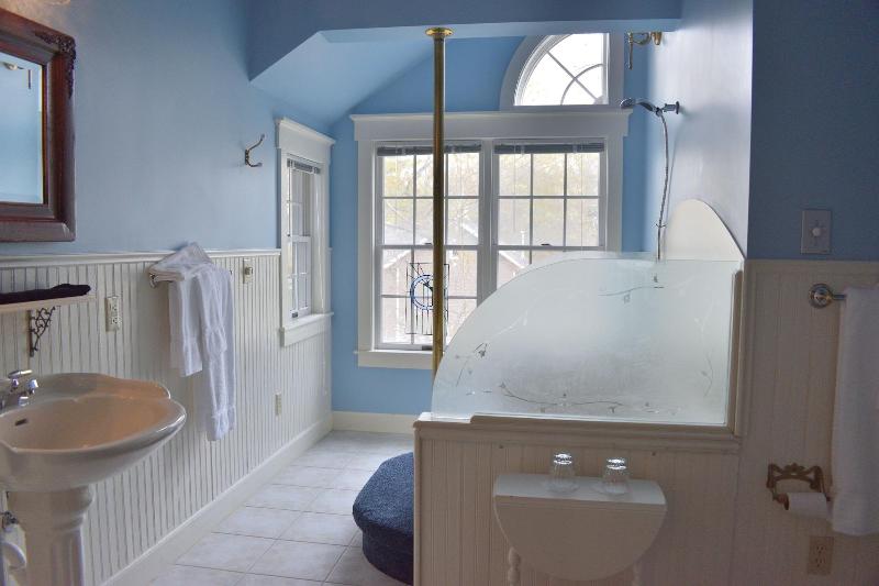 Yelton Manor Bed & Breakfast image