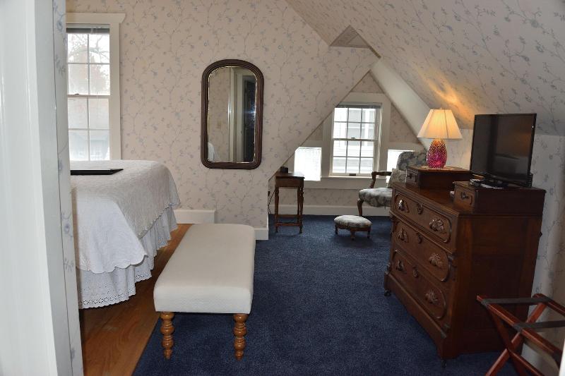 Yelton Manor Bed & Breakfast image
