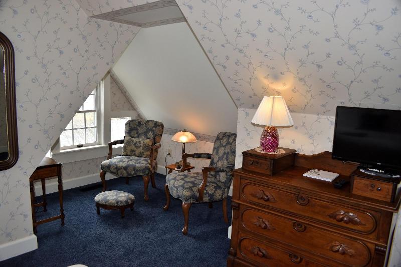 Yelton Manor Bed & Breakfast image