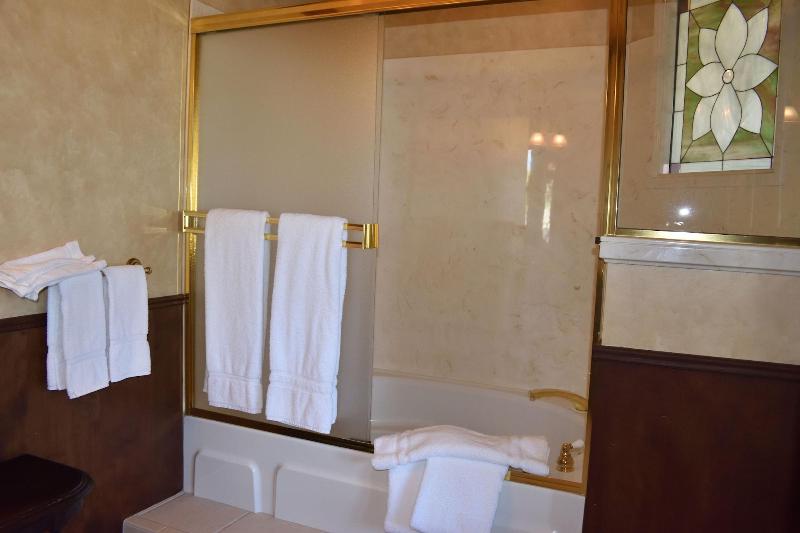 Yelton Manor Bed & Breakfast image