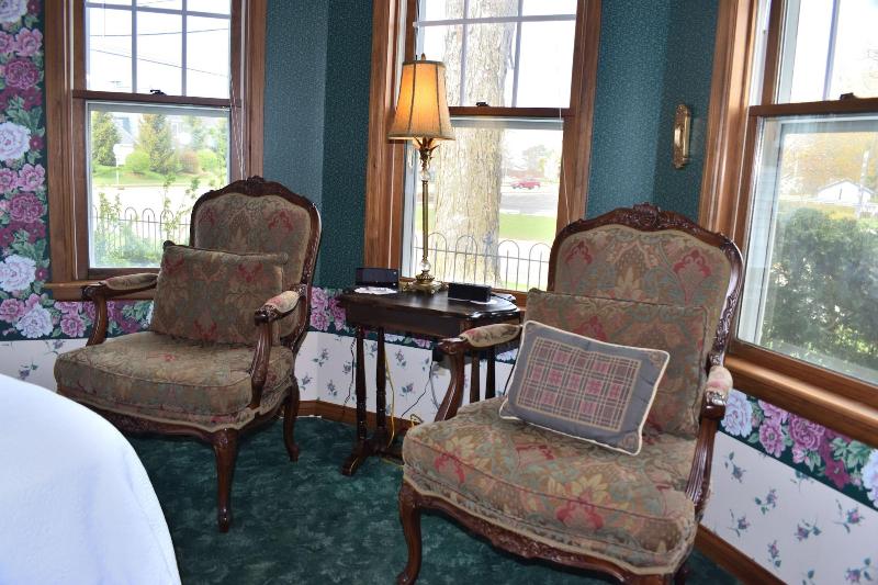 Yelton Manor Bed & Breakfast image