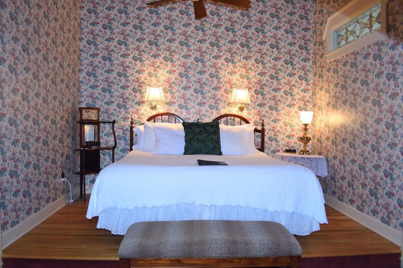 Yelton Manor Bed & Breakfast image