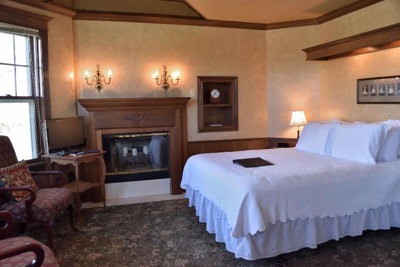 Yelton Manor Bed & Breakfast image
