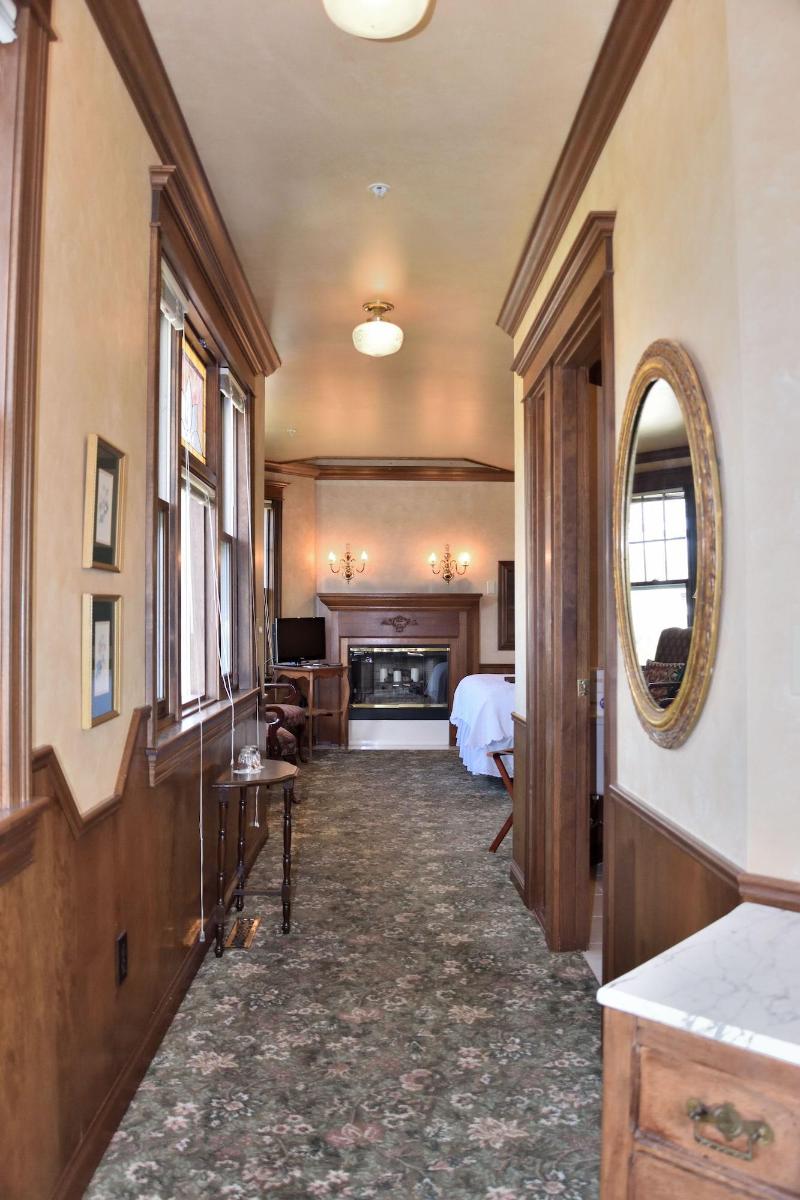 Yelton Manor Bed & Breakfast image 6