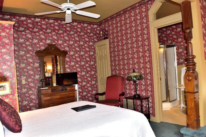 Yelton Manor Bed & Breakfast image 3