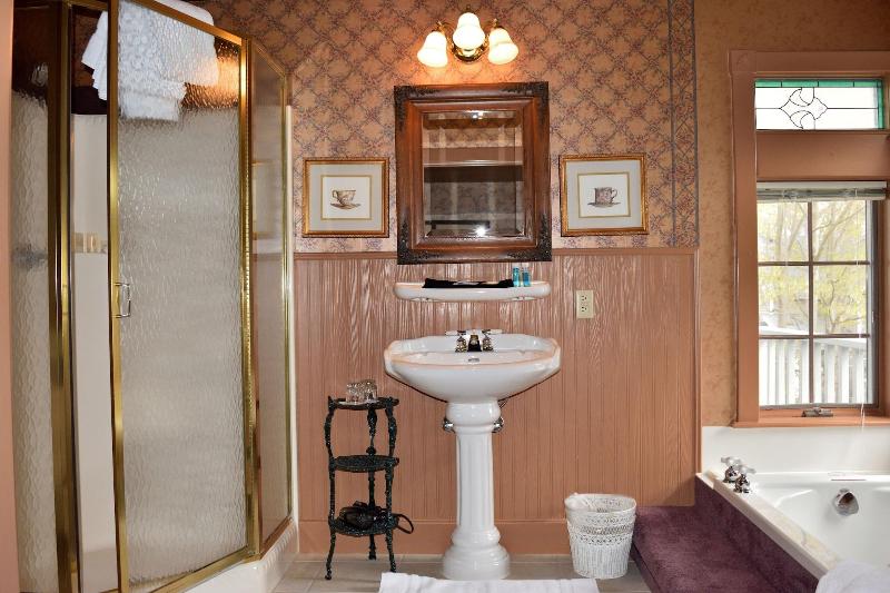 Yelton Manor Bed & Breakfast image
