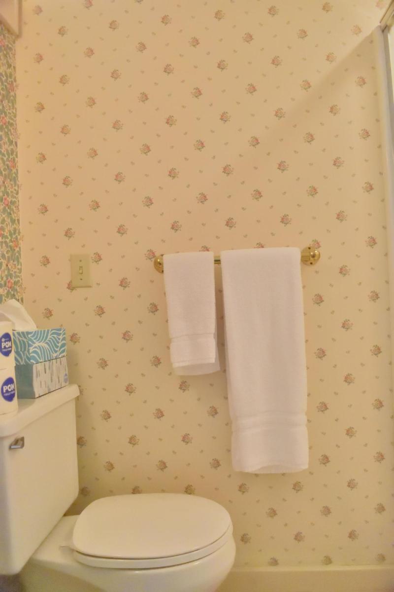 Yelton Manor Bed & Breakfast image