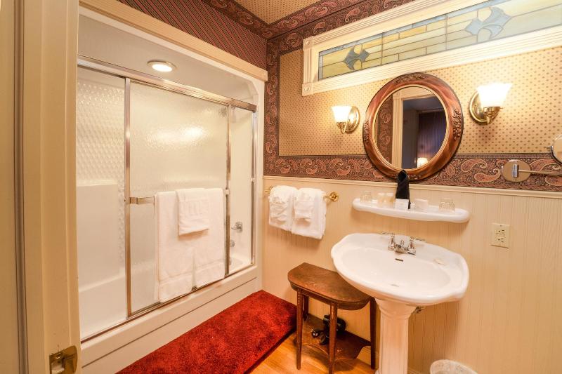 Yelton Manor Bed & Breakfast image