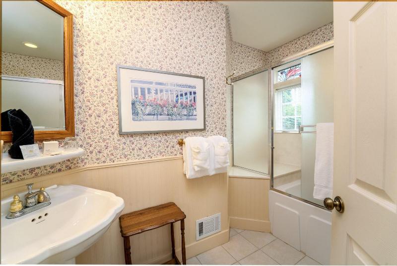 Yelton Manor Bed & Breakfast image