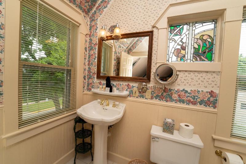 Yelton Manor Bed & Breakfast image