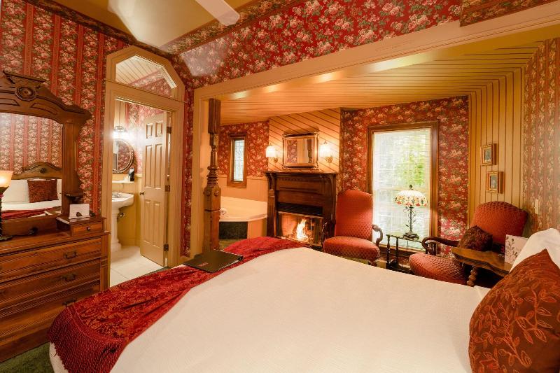 Yelton Manor Bed & Breakfast image