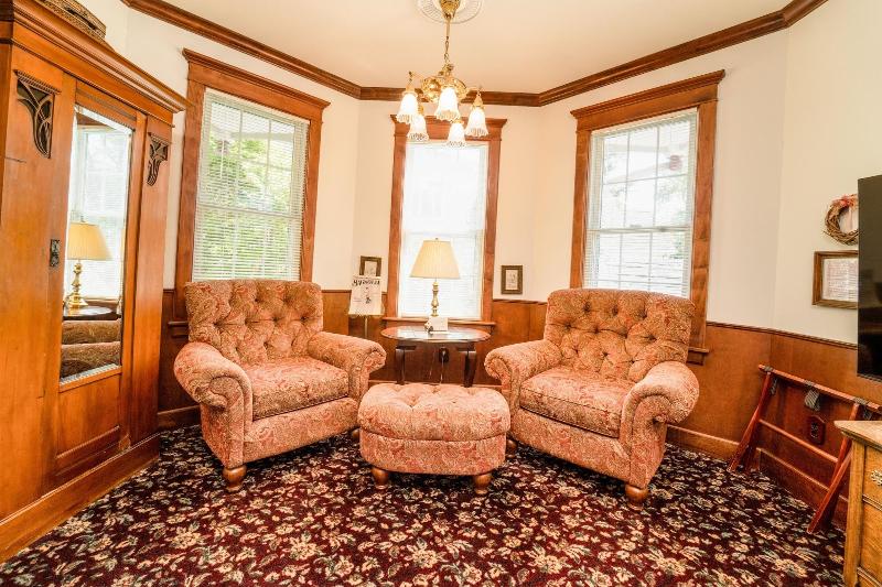 Yelton Manor Bed & Breakfast image