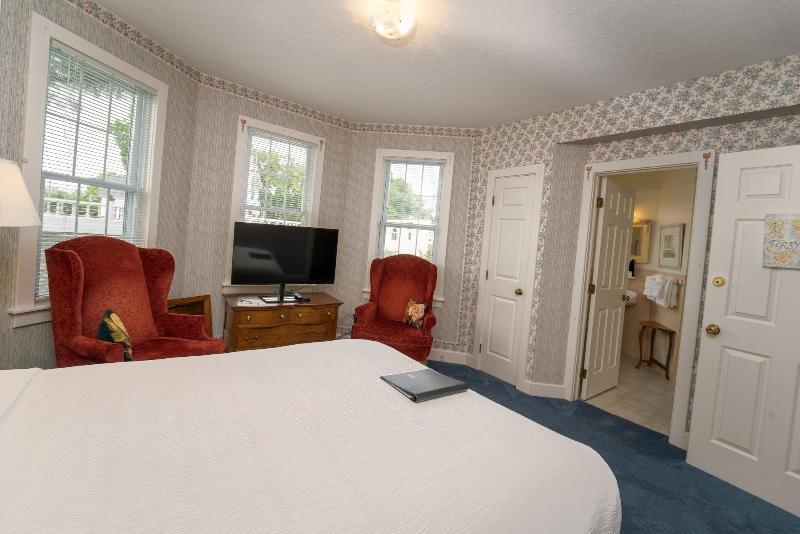 Yelton Manor Bed & Breakfast image