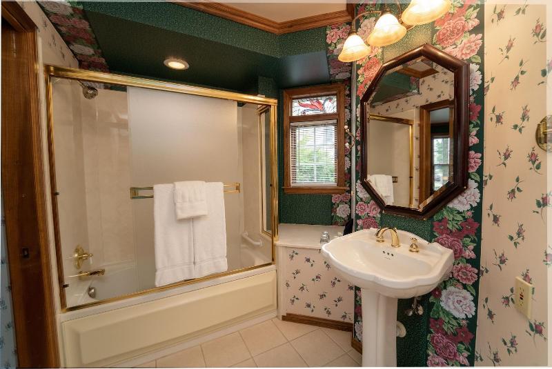 Yelton Manor Bed & Breakfast image