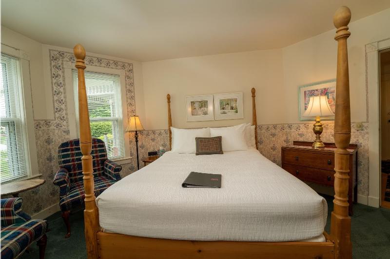 Yelton Manor Bed & Breakfast image