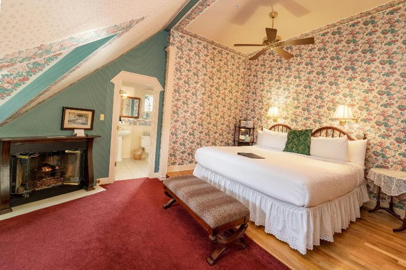 Yelton Manor Bed & Breakfast image