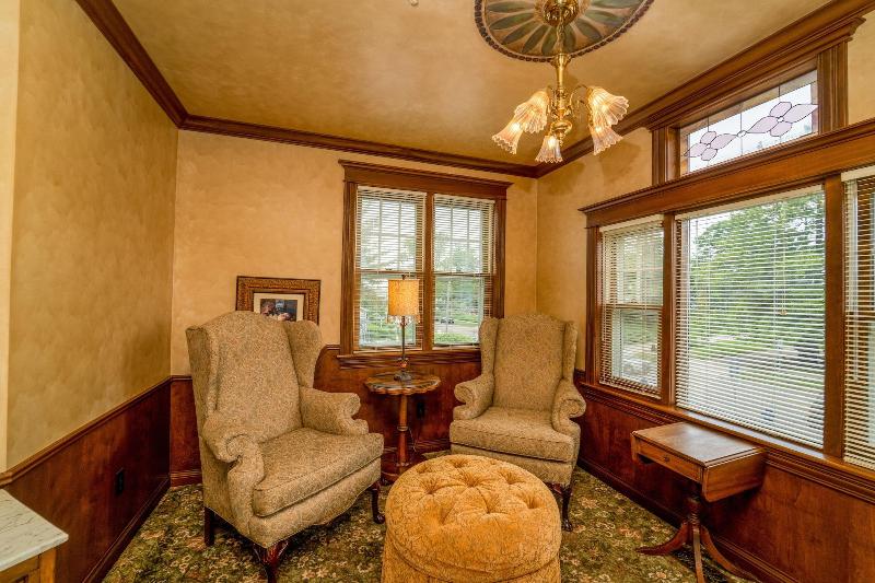 Yelton Manor Bed & Breakfast image